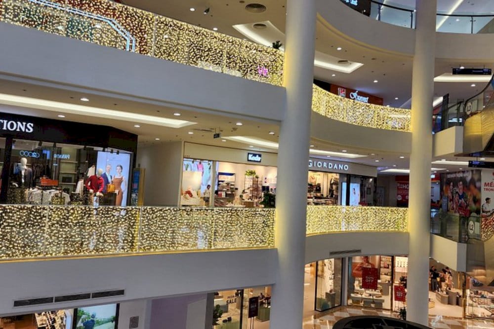 Visitors can explore a shopping mall filled with diverse fashion brands, restaurants, and entertainment services